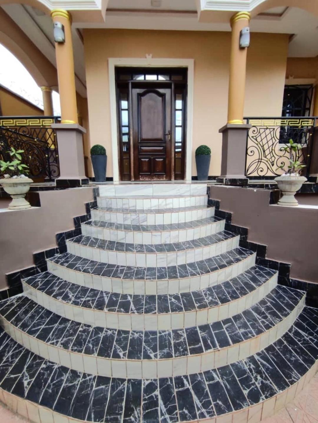 Résidence Chérel à Odza Minkan Yaoundé Exterior foto